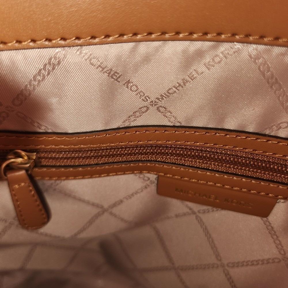 Michael Kors Signature Canvas Monogram Voyager East West Tote Purse Bag Vanilla - Picture 10 of 10